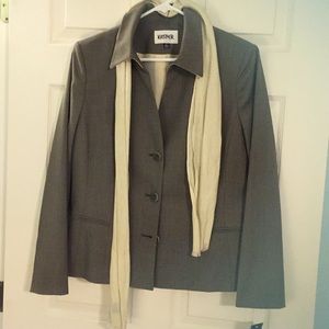 Kasper two-piece skirt set with accent scarf